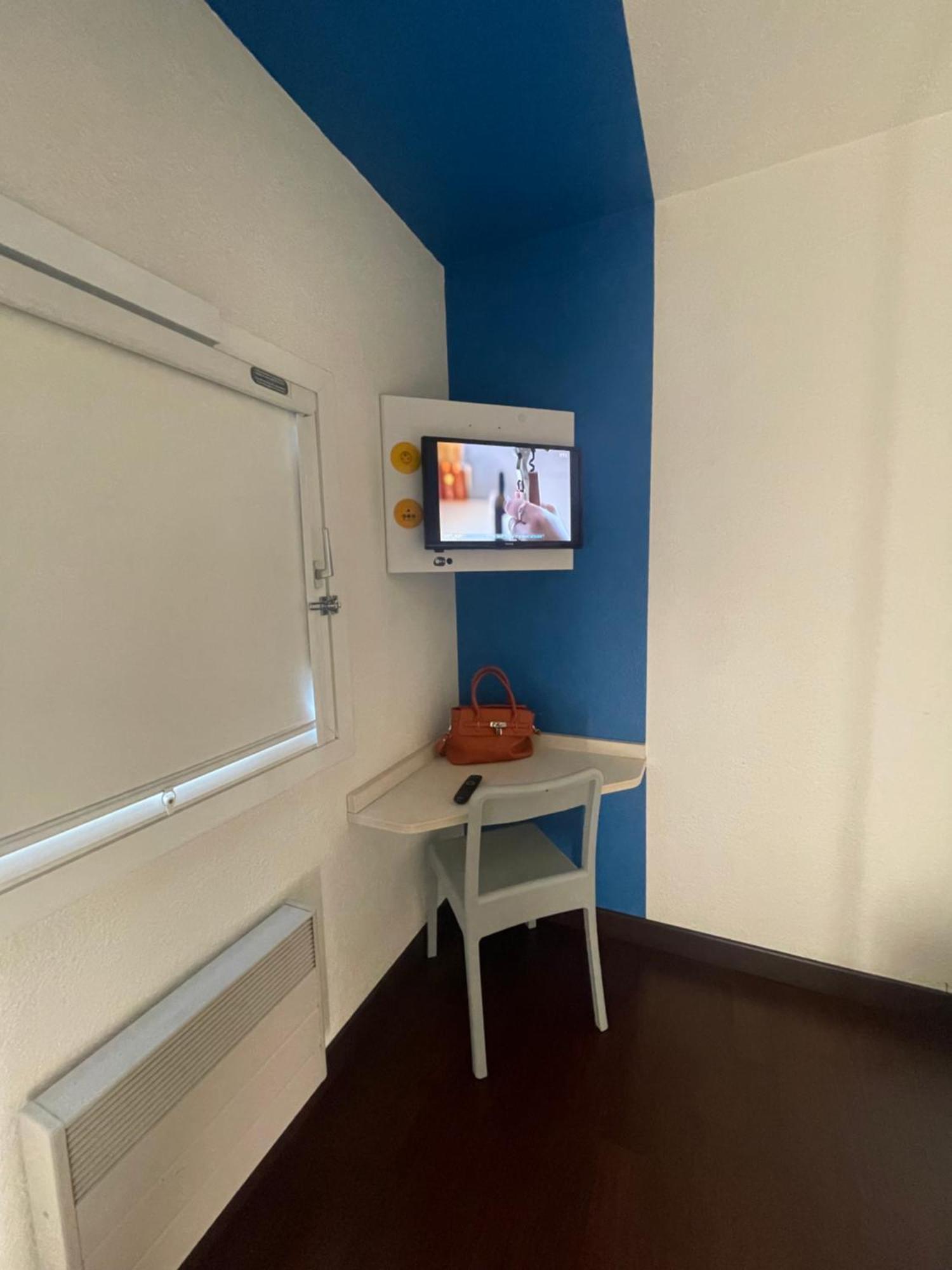 Hotel Hotelf1 A7 3*