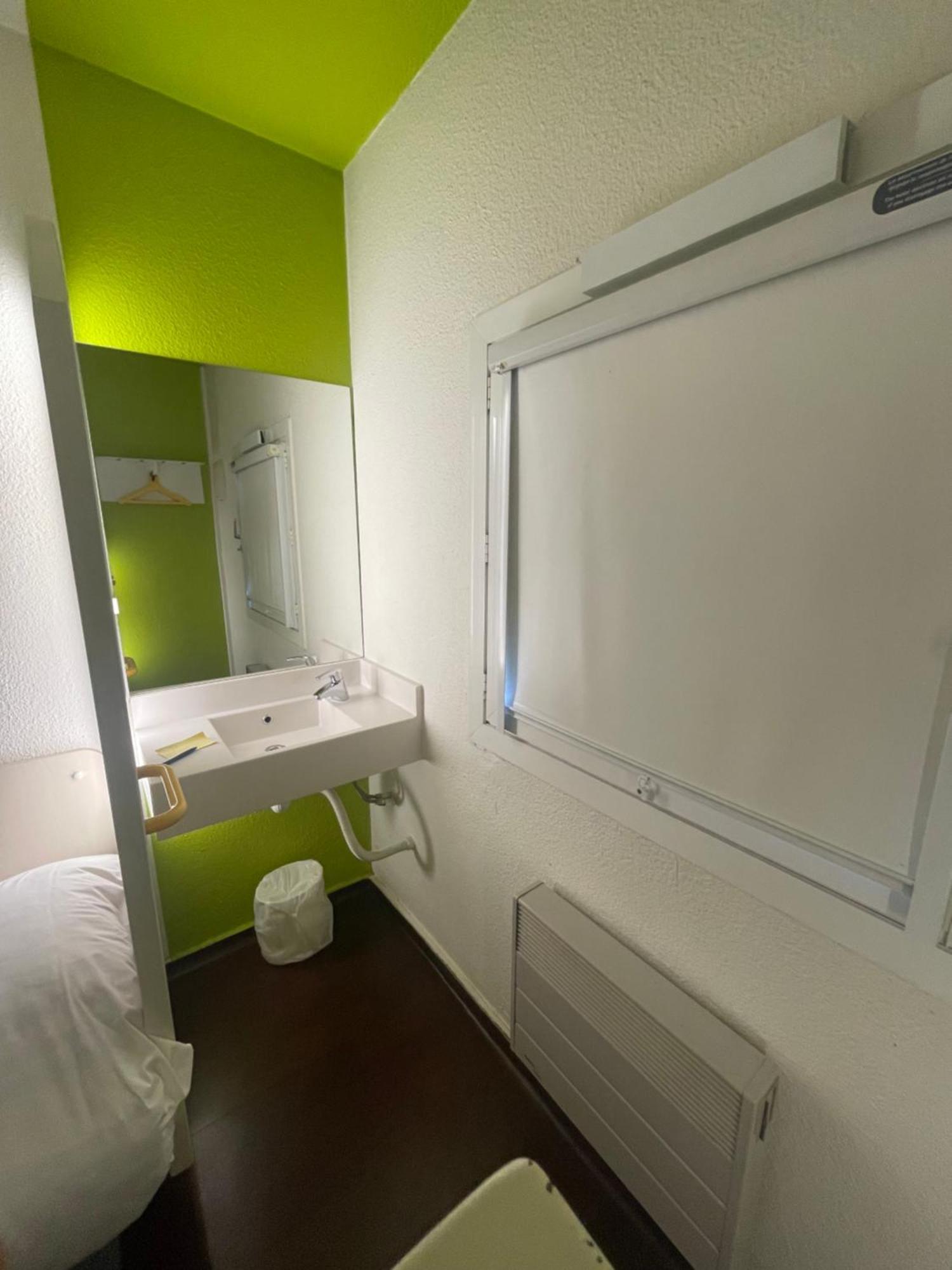 Unisotel A7 Ex-hotel F1